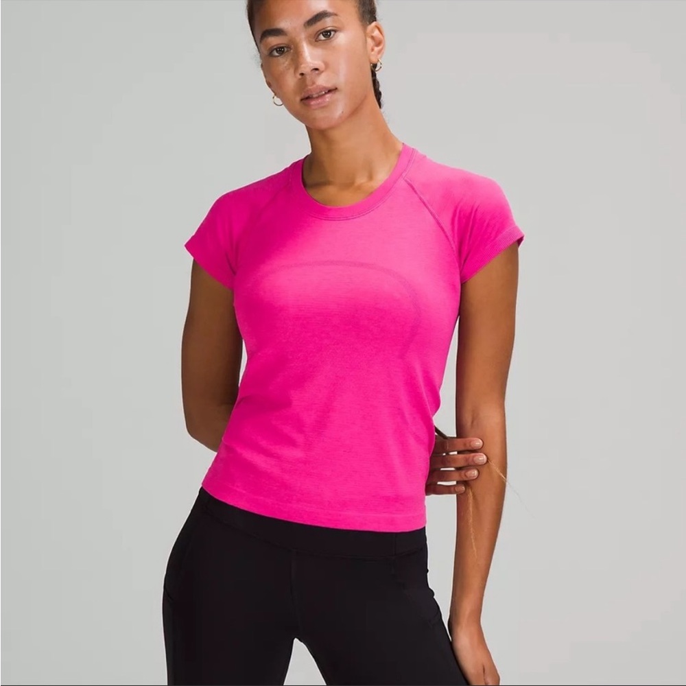 Sonic Pink Swiftly Tech Short Sleeve Race Length Size 2